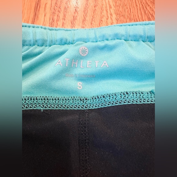 Athleta Ready-Set-Go 2-in-1 Short Size Small - Picture 2 of 4